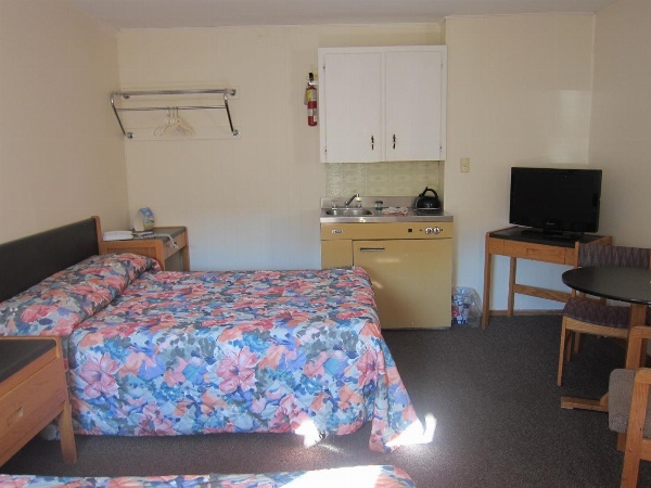 Shine Motel image 11