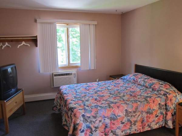 Shine Motel image 18